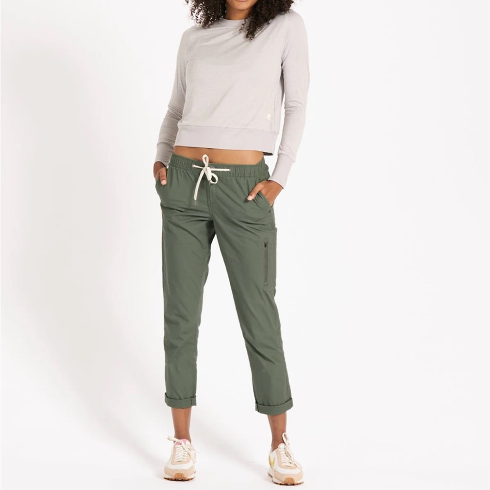 Vuori Olive Green Straight Leg Cropped Pants